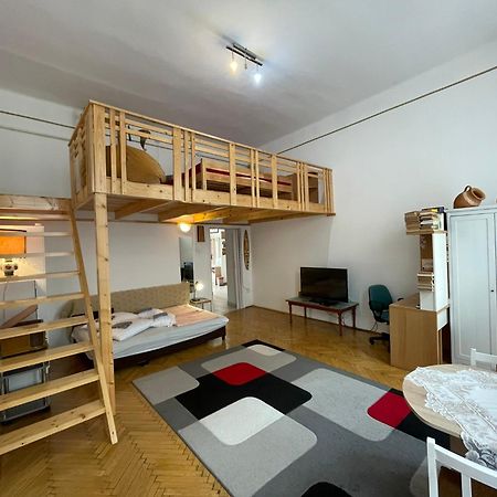 Andrassy Adventures Apartment Budapest Luaran gambar