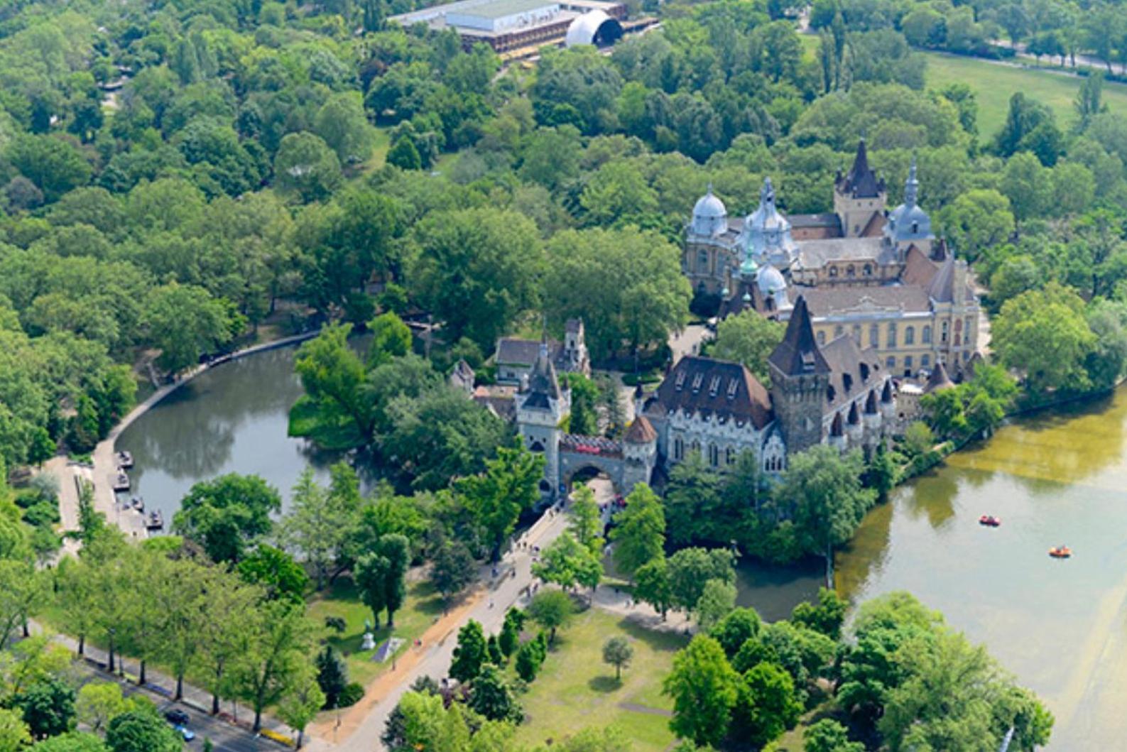 Andrassy Adventures Apartment Budapest Luaran gambar