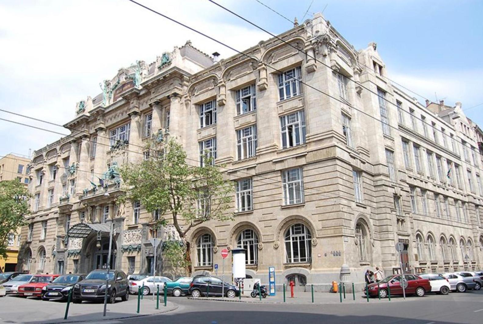 Andrassy Adventures Apartment Budapest Luaran gambar