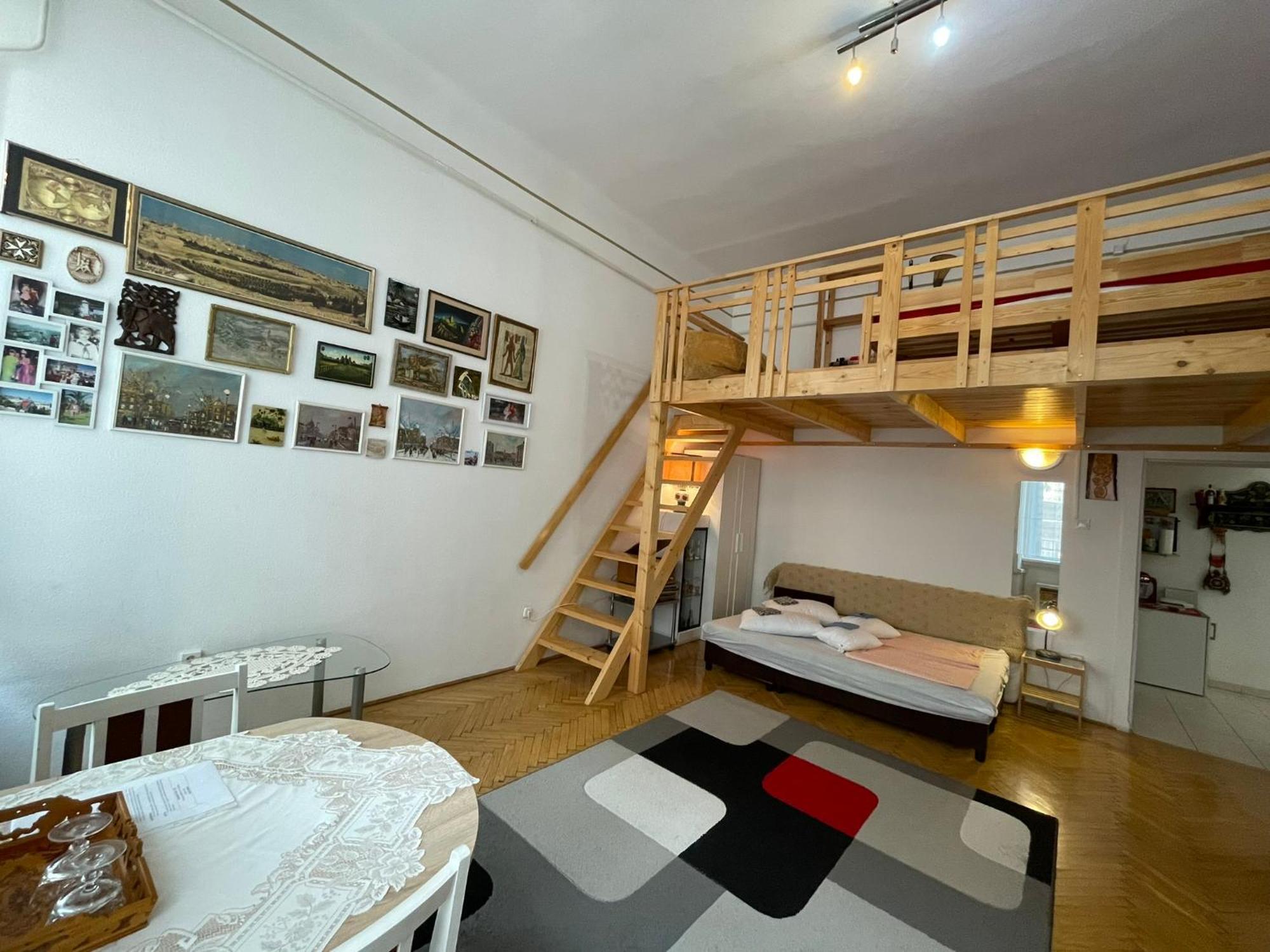 Andrassy Adventures Apartment Budapest Luaran gambar