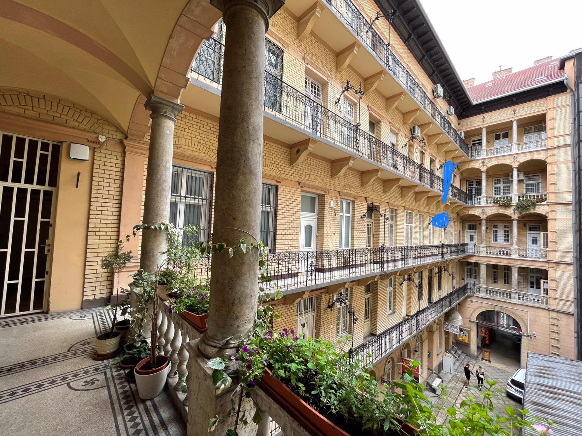 Andrassy Adventures Apartment Budapest Luaran gambar